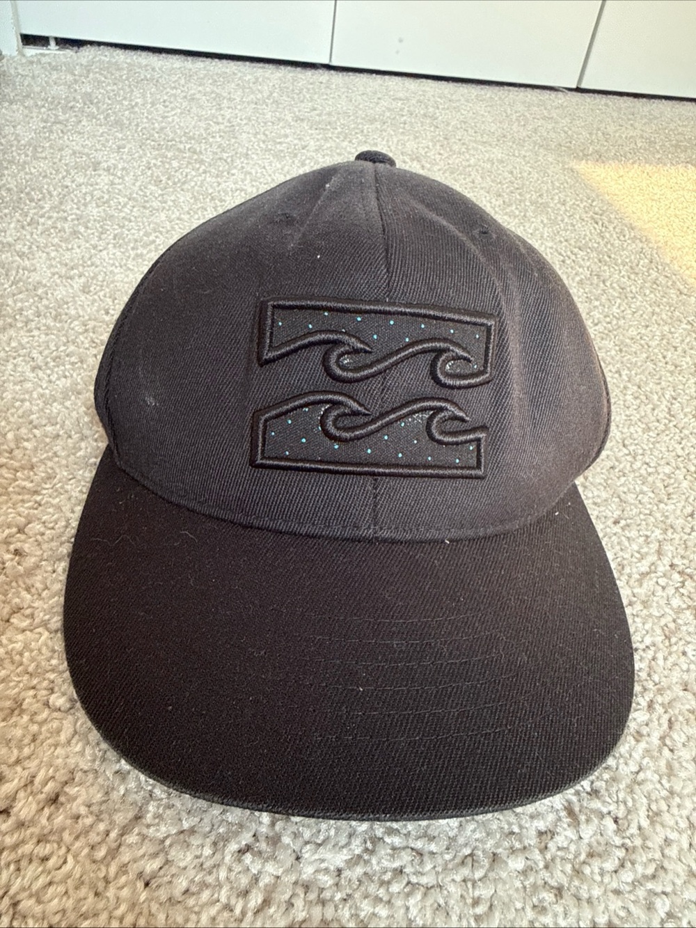 Billabong 210 Fitted Wool Blend Hat Size 6 7/8-7 1/4 Embroidered Wave